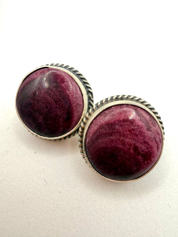 NATIVE HANDMADE OVAL SPINY OYSTER POST BACK EARRINGS SIGNED BY RICHARD THOMAS (CO 103)