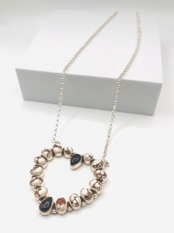 WILD HORSE & BLACK ONYX HEART ADJUSTABLE NECKLACE 16-18" (JR 96)