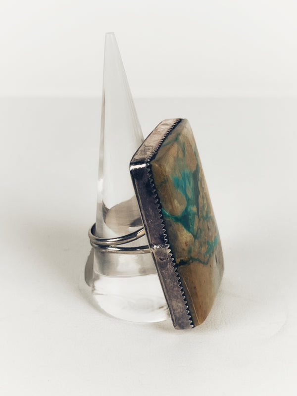 NATIVE HANDMADE BOULDER RIBBON TURQUOISE SQUARE RING SIZE 10 (MW 156)