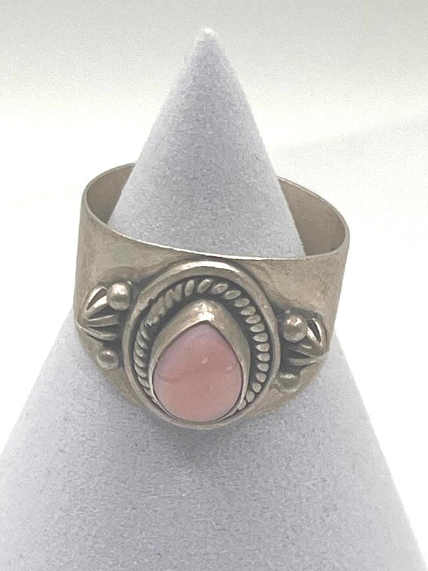 PINK CONCH DROP RING STERLING SILVER SIZE 7.5" (LR 9)