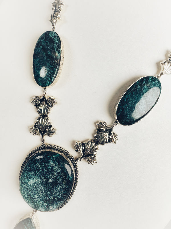 HUBEI TURQUOISE STATEMENT LARIAT (LB 70)