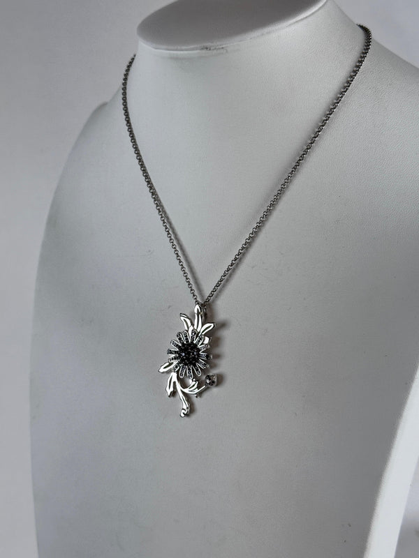 BLACK ONYX FLOWER NECKLACE (MW 300)