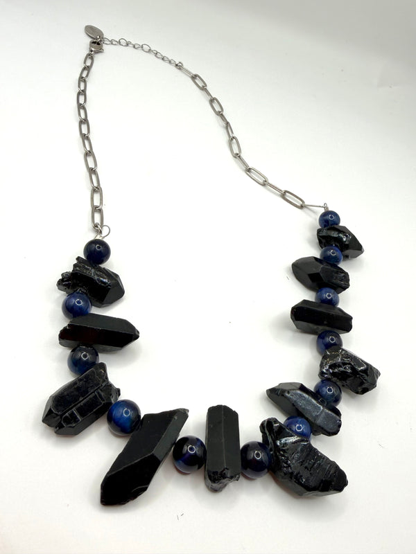 HESPERA BESPOKE BLUE SAPPHIRE PEARLS & OBSIDIAN CHUNKS NECKLACE 14-20" (MW 442)