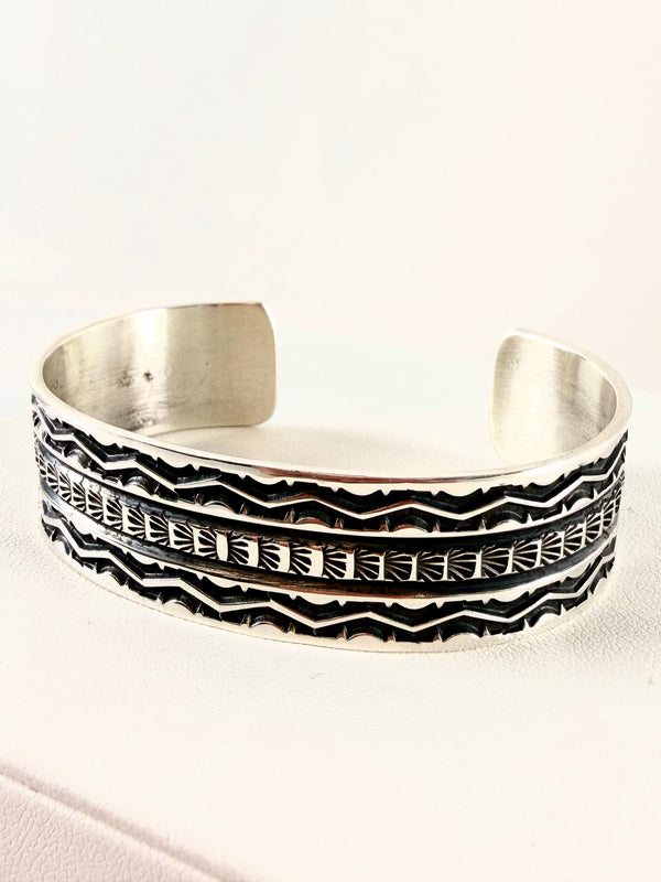 NATIVE HANDMADE ALL STERLING SILVER SUNSHINE REEVES CUFF (MW 409)