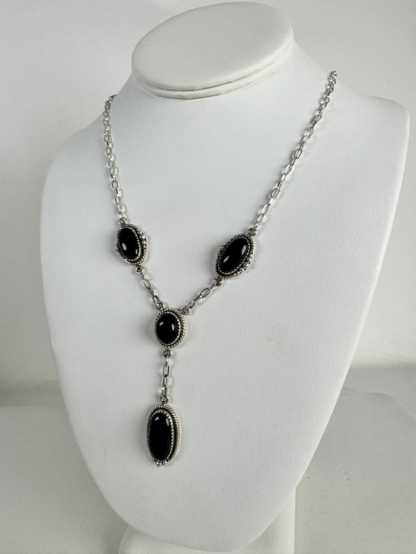 BLACK ONYX ADJUSTABLE STATEMENT LARIAT (MW 324)
