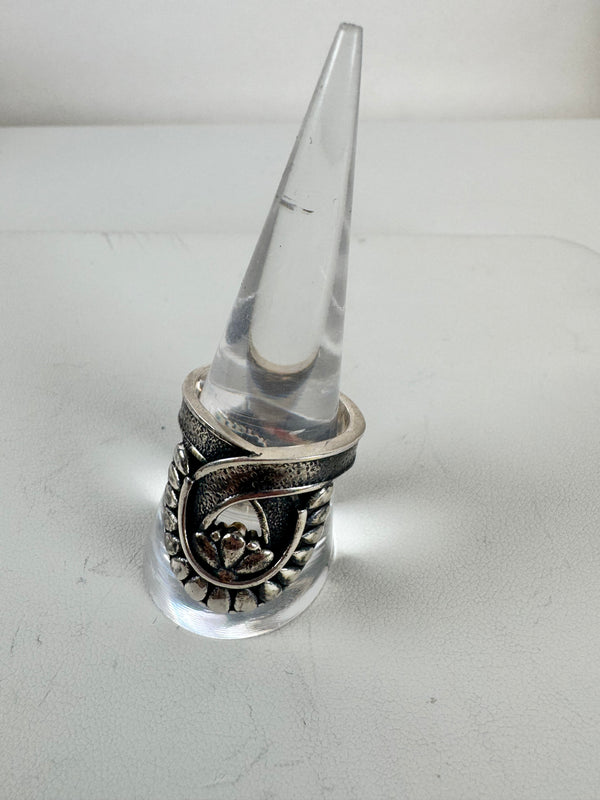OXIDIZED SILVER CROWN RING SIZE 8 (MW 240)