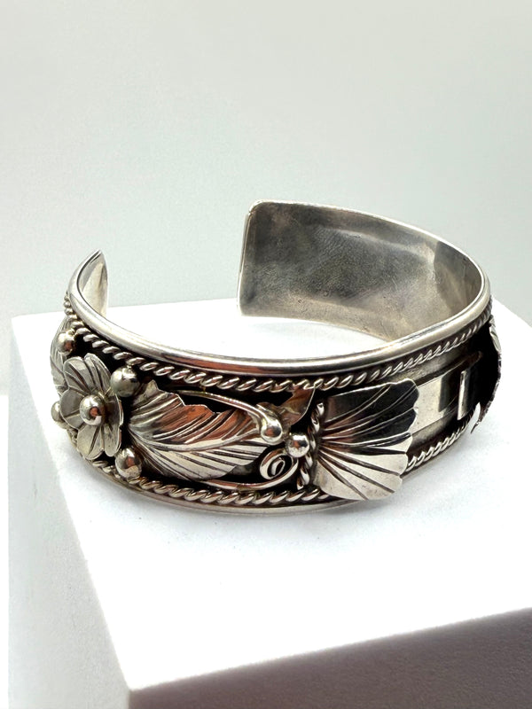 NATIVE HANDMADE ALL STERLING SILVER EMERSON LEE ADJUSTABLE CUFF (LB 42)