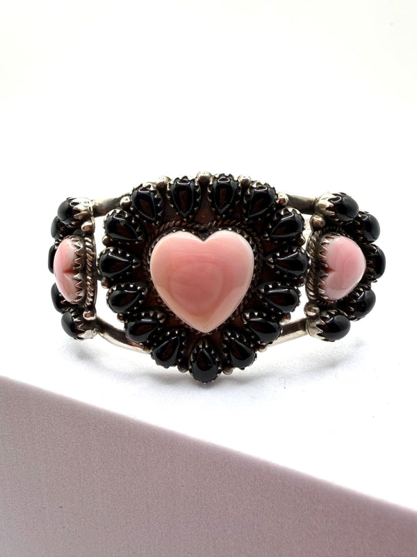 NATIVE HANDMADE PINK CONCH HEARTS & BLACK ONYX CLUSTER ADJUSTABLE CUFF (LL 4)