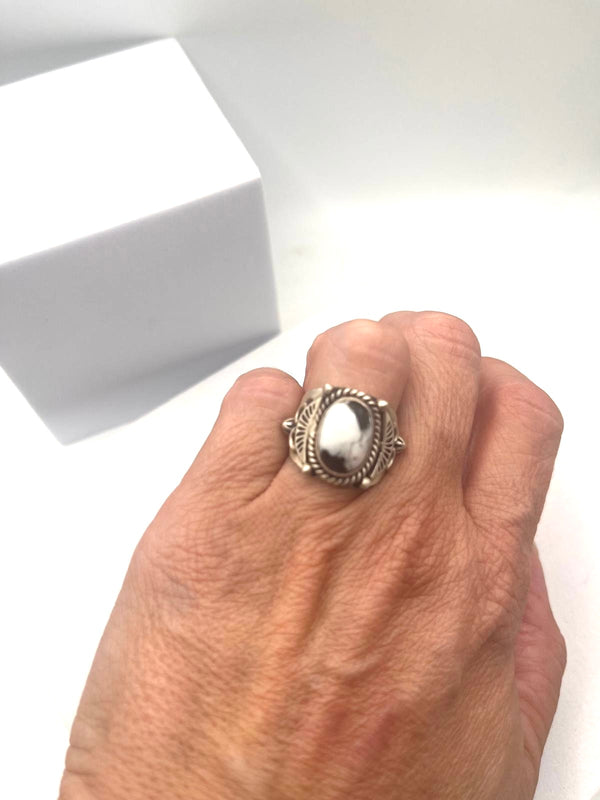 WHITE BUFFALO TURQUOISE STERLING SILVER RING SIZE 7 (LR 8)