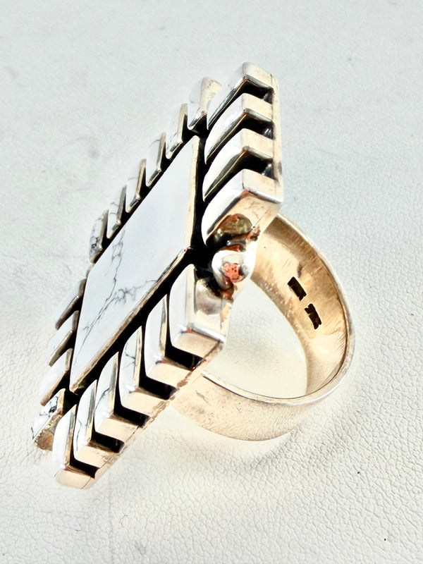TAXCO SILVER WHITE HOWLITE ADJUSTABLE STATEMENT RING (MW 412)