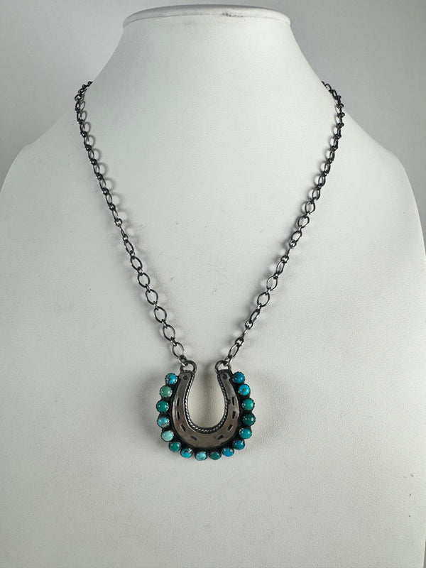 EMER THOMPSON MULTITURQUOISE HORSESHOE NECKLACE 18" (CO 23)