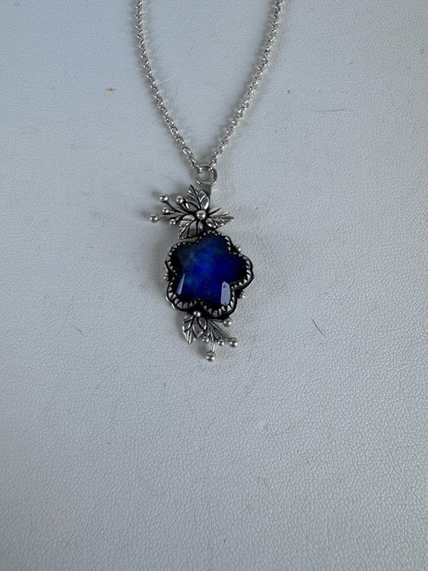 FACETED LAPIS LAZULI FLOWER NECKLACE 16-22" (RB 76)