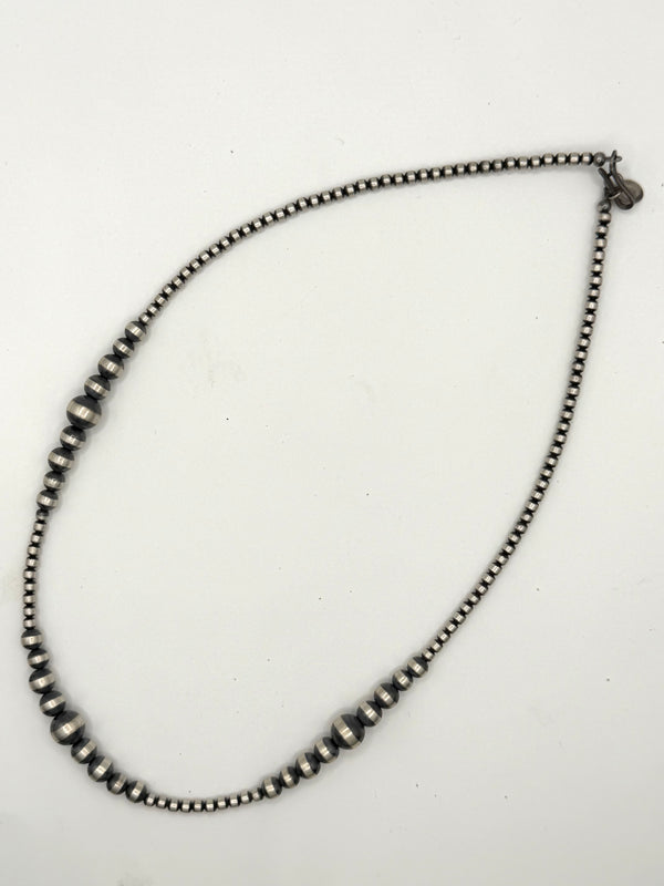 GRADUATED NAVAJO PEARLS 19" NECKLACE (LB 44)