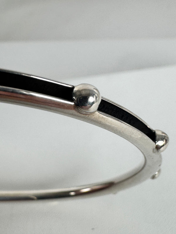 ALL STERLING SILVER STATEMENT BANGLE (MW 305)