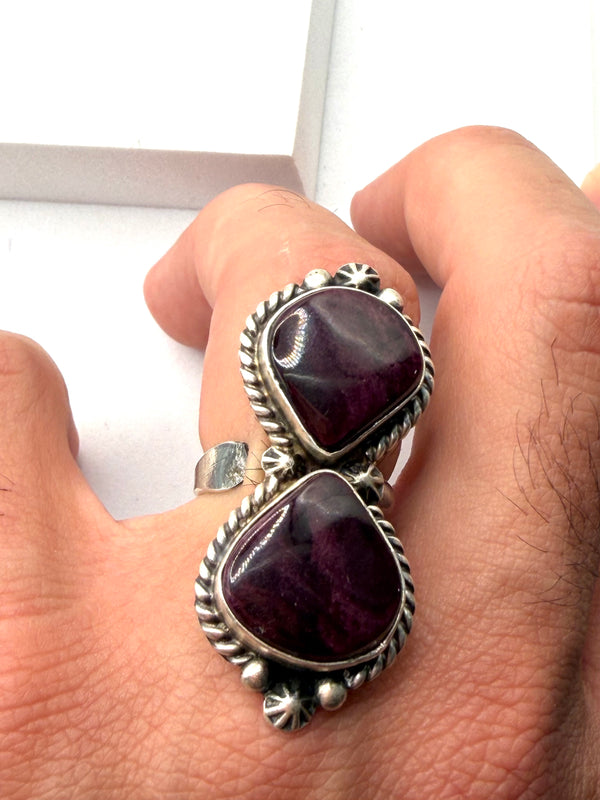 NATIVE HANDMADE PURPLE SPINY ADJUSTABLE 2 STONE RING SIGNED BY EUGENE BELONE (CO 122)