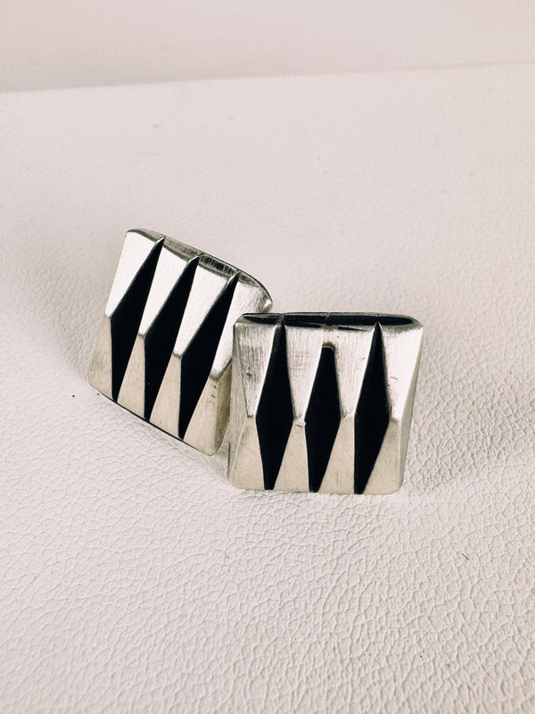 LEANDER TAHE ALL SILVER NATIVE HANDMADE STUDS