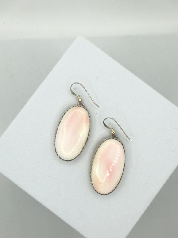 LEE S. LONG PINK CONCH OVAL FISHHOOK NATIVE HANDMADE EARRINGS 2" (LL 7)