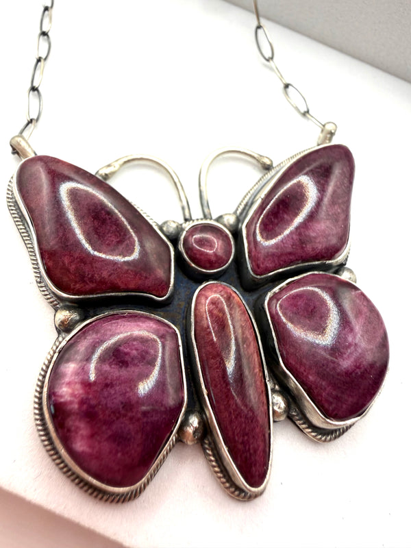 NATIVE HANDMADE PURPLE SPINY OYSTER STATEMENT BUTTERFLY ADJUSTABLE PAPERCLIP NECKLACE 20" SIGNED BY A.B. (CO 121)