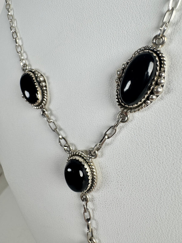 BLACK ONYX ADJUSTABLE STATEMENT LARIAT (MW 324)