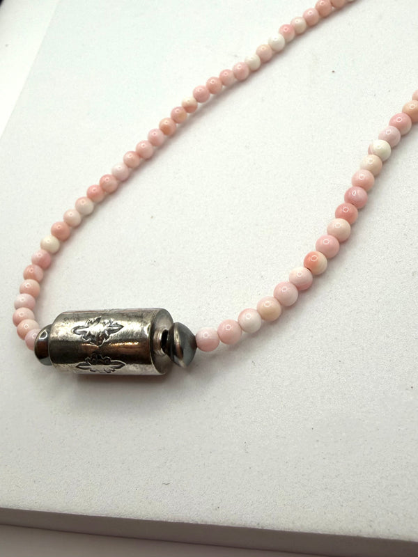 VINTAGE SS PINK CONCH PEARLS BARREL BEAD NECKLACE 18" (TC 4)