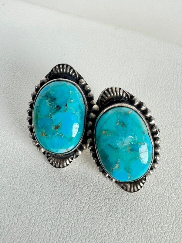 KINGMAN TURQUOISE STUD EARRINGS (CO 67)