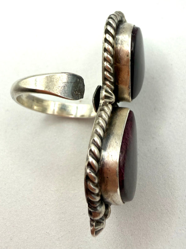 NATIVE HANDMADE PURPLE SPINY ADJUSTABLE 2 STONE RING SIGNED BY EUGENE BELONE (CO 122)