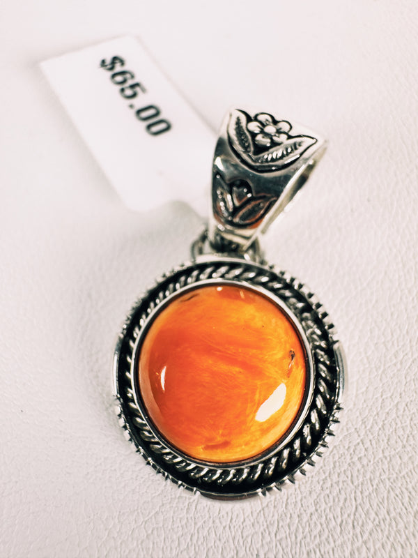 ORANGE SPINY OYSTER OVAL PENDANT