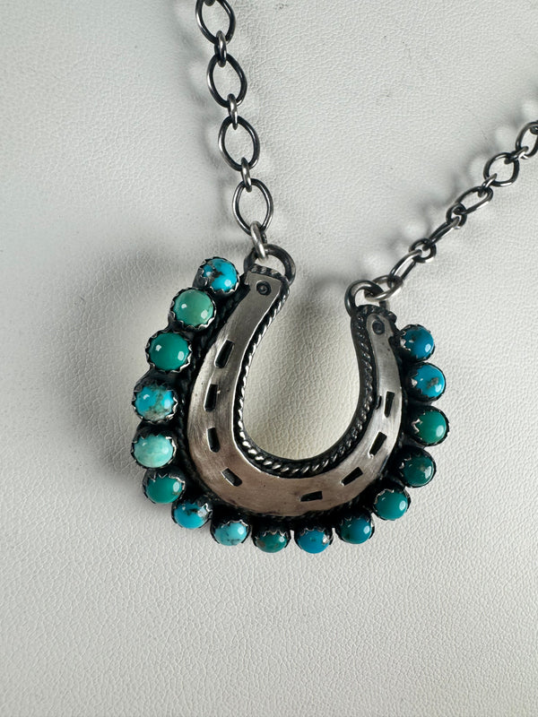 EMER THOMPSON MULTITURQUOISE HORSESHOE NECKLACE 18" (CO 23)