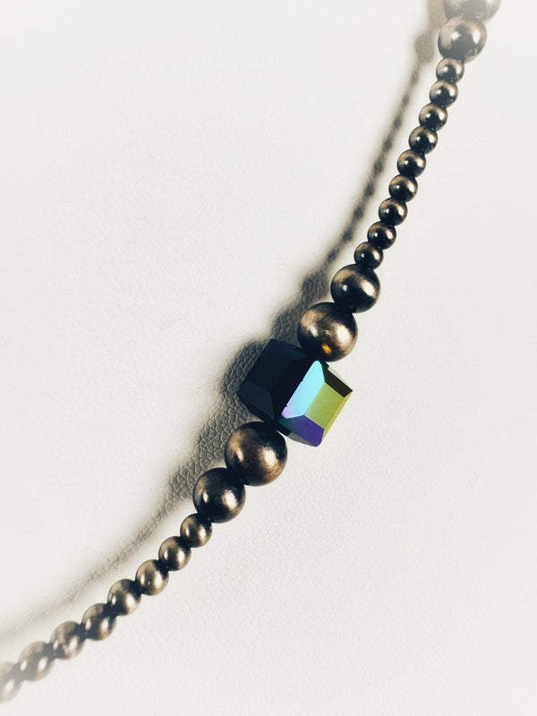 GRADUATED NAVAJO PEARLS AND AURA QUARTZ SWAROVSKI CRYSTALS NECKLACE 18" (RB 54)