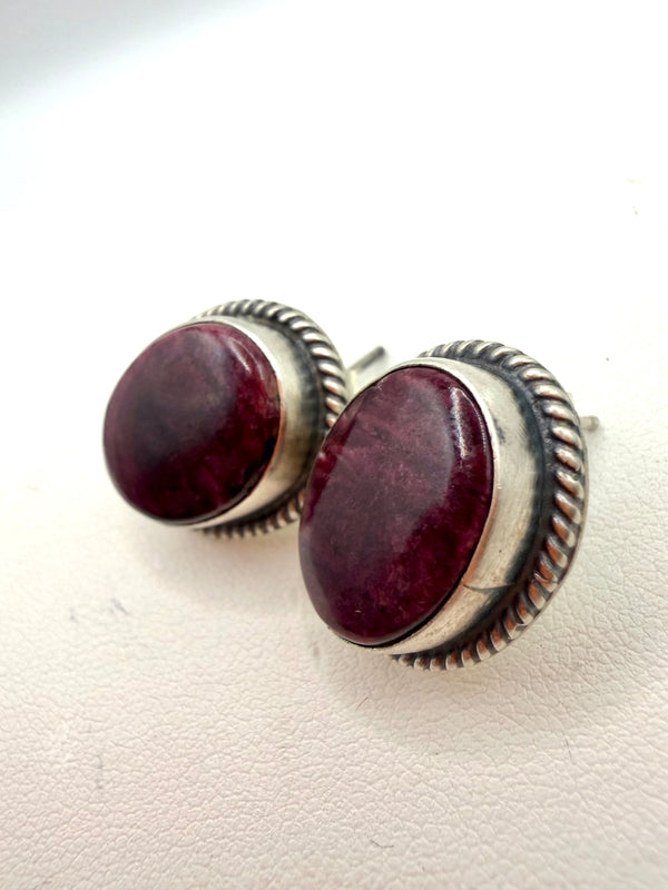NATIVE HANDMADE OVAL SPINY OYSTER POST BACK EARRINGS SIGNED BY RICHARD THOMAS (CO 103)