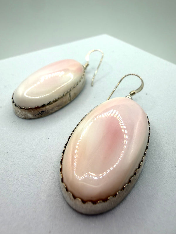 LEE S. LONG PINK CONCH OVAL FISHHOOK NATIVE HANDMADE EARRINGS 2" (LL 7)