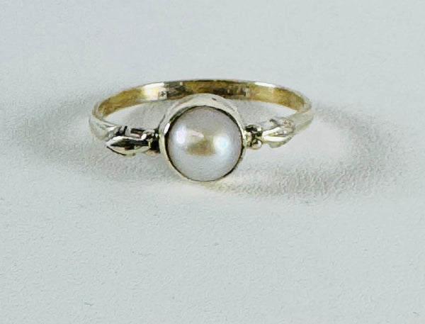 STERLING SILVER SINGLE FRESHWATER PEARL RING SIZE 9 (PW 14)