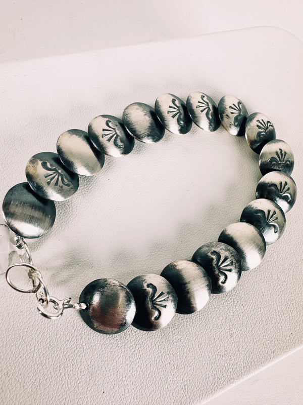 (DOUBLE DEAL) NATIVE HANDMADE PEARLS BRACELET 7-8" BY J.D.
