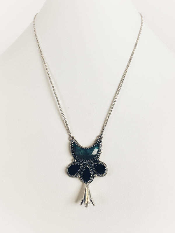 FACETED LABRADORITE & BLACK ONYX BLOSSOM CHARM NECKLACE 16-22" (MW 204)