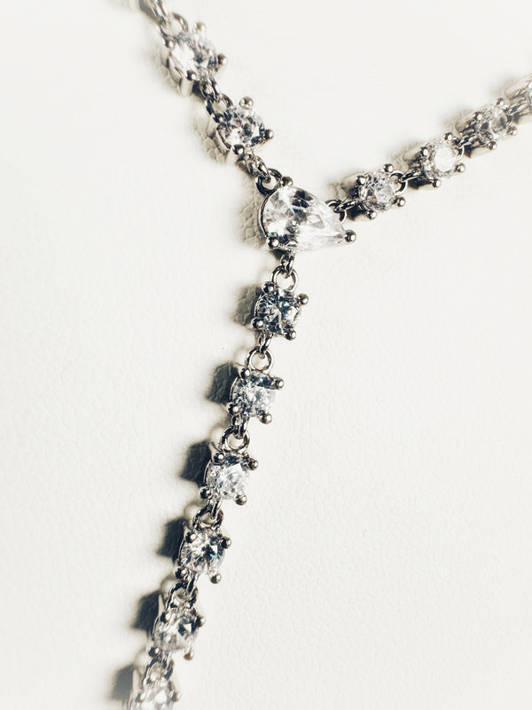 LAB-GROWN WHITE SAPPHIRE HESPERA LARIAT 16-20" (RB 58)