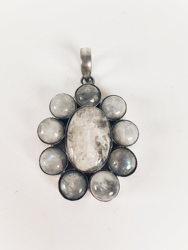 RAINBOW MOONSTONE VINTAGE PENDANT (MW 169)