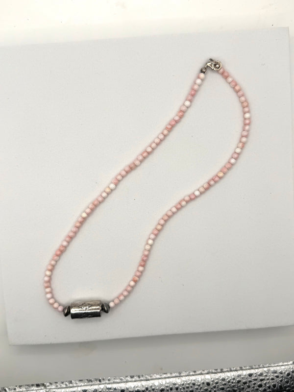 VINTAGE SS PINK CONCH PEARLS BARREL BEAD NECKLACE 18" (TC 4)