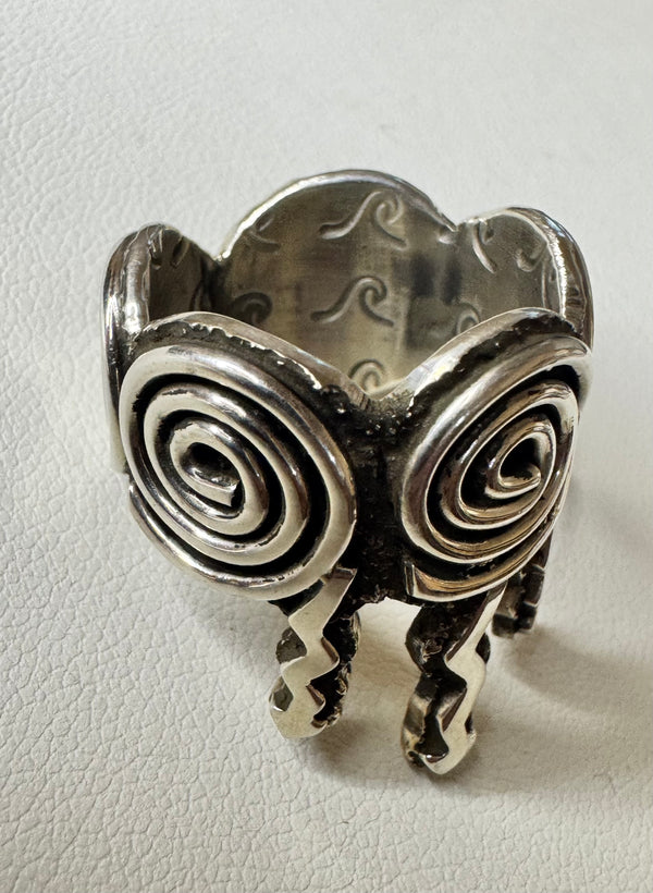 NATIVE HANDMADE ALEX SANCHEZ STERLING SILVER RING SIZE 8  (MW 359)