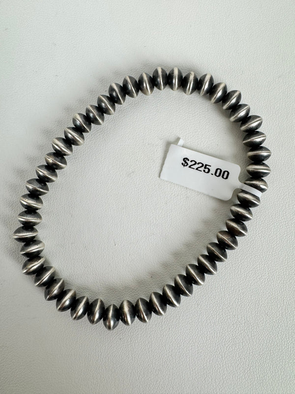(sold) SAUCER PEARLS NAVAJO HANDMADE STRETCH BRACELET