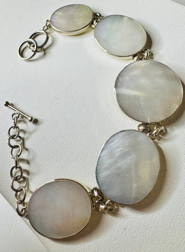 IVORY MOTHER-OF-PEARL TOGGLE BRACELET 7-8" (MW 361)