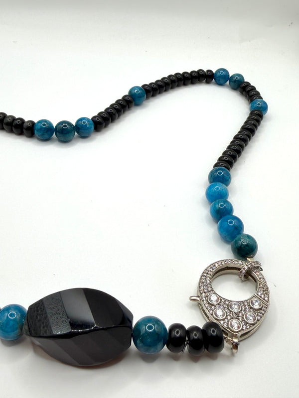 SILVER SHEEN OBSIDIAN & APATITE PEARLS WITH WHITE TOPAZ STUDDED CLASP NECKLACE 22" (MW 447)