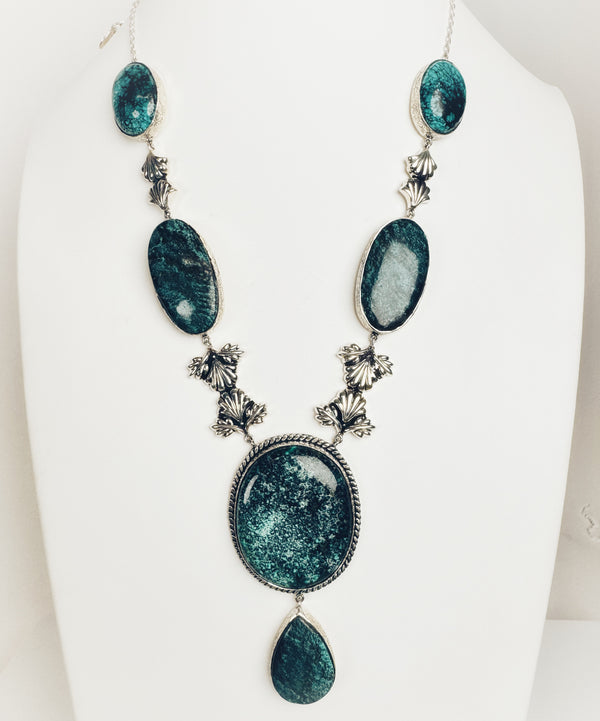 HUBEI TURQUOISE STATEMENT LARIAT (LB 70)