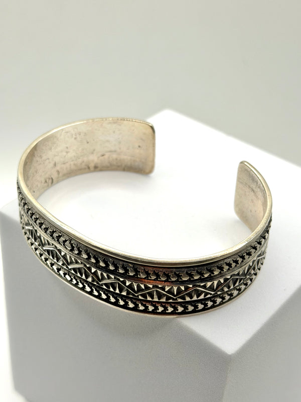 NATIVE HANDMADE ALL STERLING SILVER SUNSHINE REEVES CUFF (MW 422)