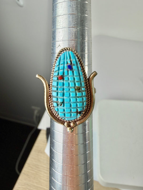 ZUNI HANDMADE KINGMAN MULTISTONES INLAY EAR OF CORN RING SIZE 10 (LN 35)