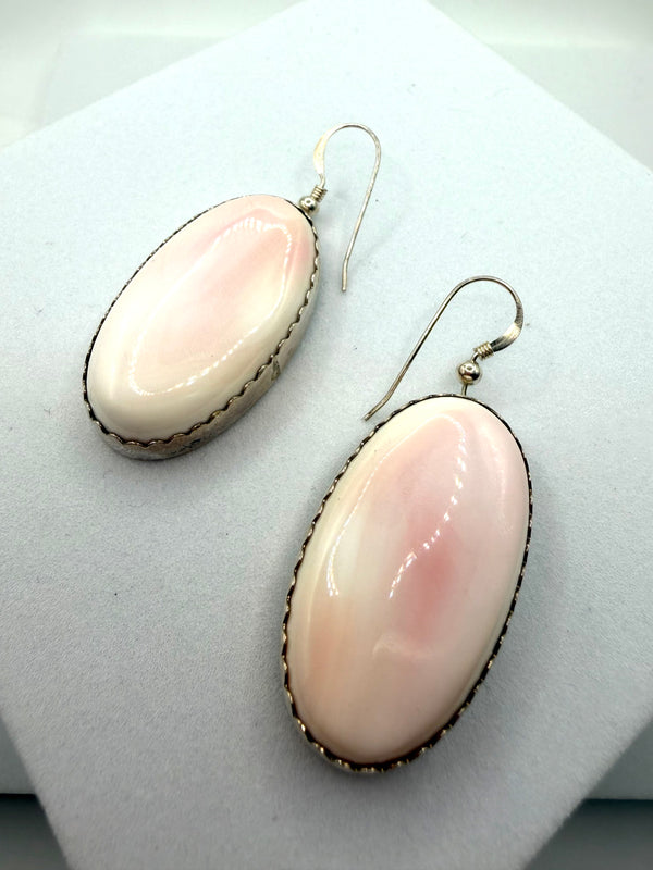 LEE S. LONG PINK CONCH OVAL FISHHOOK NATIVE HANDMADE EARRINGS 2" (LL 7)