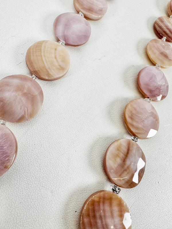 (MARKDOWN ALERT‼️) FACETED PINK MOTHER OF PEARL PEARLS NECKLACE 20-24" (MW99)
