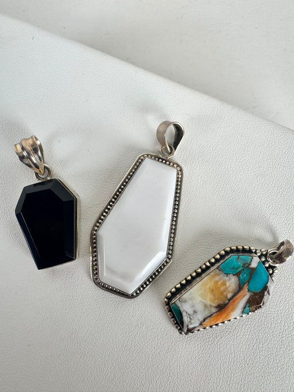 MULTISTONES COFFIN-SHAPED HALLOWEEN PENDANTS (AH 15)