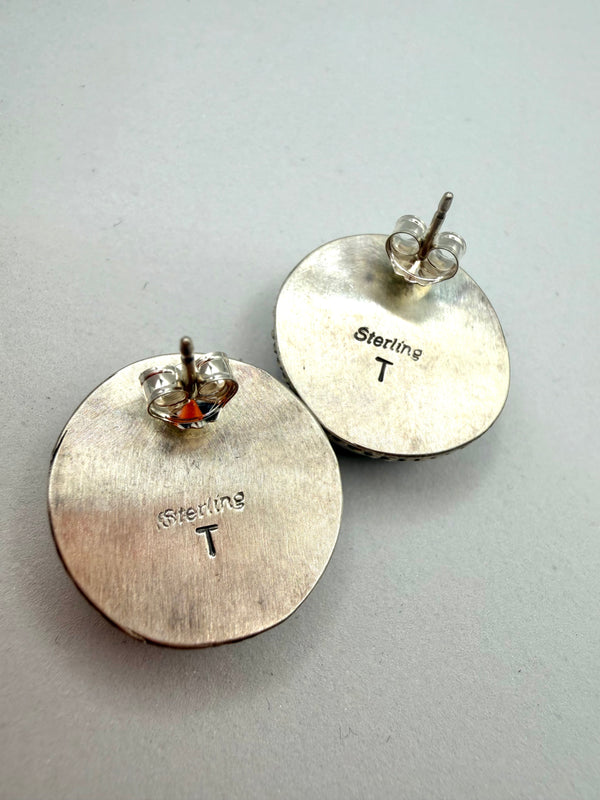 NATIVE HANDMADE OVAL SPINY OYSTER POST BACK EARRINGS SIGNED BY RICHARD THOMAS (CO 103)