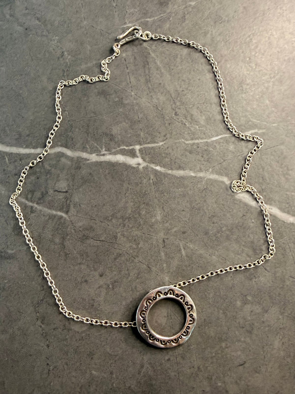 NATIVE HANDMADE STERLING SILVER OPEN CIRCLE NECKLACE STAMPED B.S. 18" (LB 23)