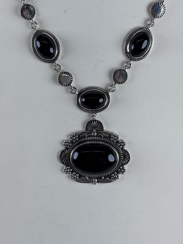 BLACK ONYX STATEMENT LARIAT 16-22" (MW 297)